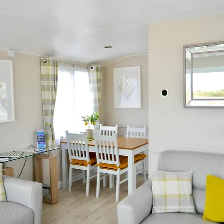 101 Sapphire Tees Bay *